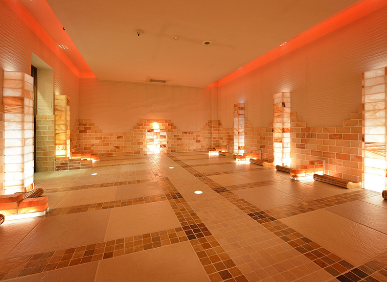 使用3種的天然石岩盤浴很受歡迎