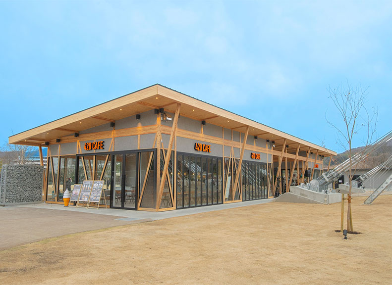 壯觀的橋樑結構觀景品味美食