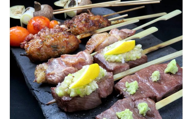 可以品嚐以「赤牛」等肉類為主的創意料理