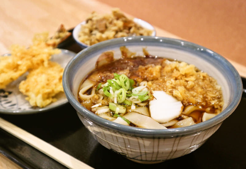 四代目 一八 きしめん 金山店