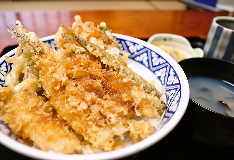 味と宴会処 うおふね