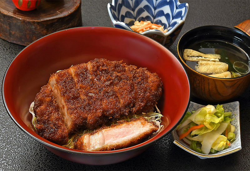 割烹　芳登里