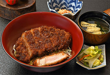 割烹　芳登里