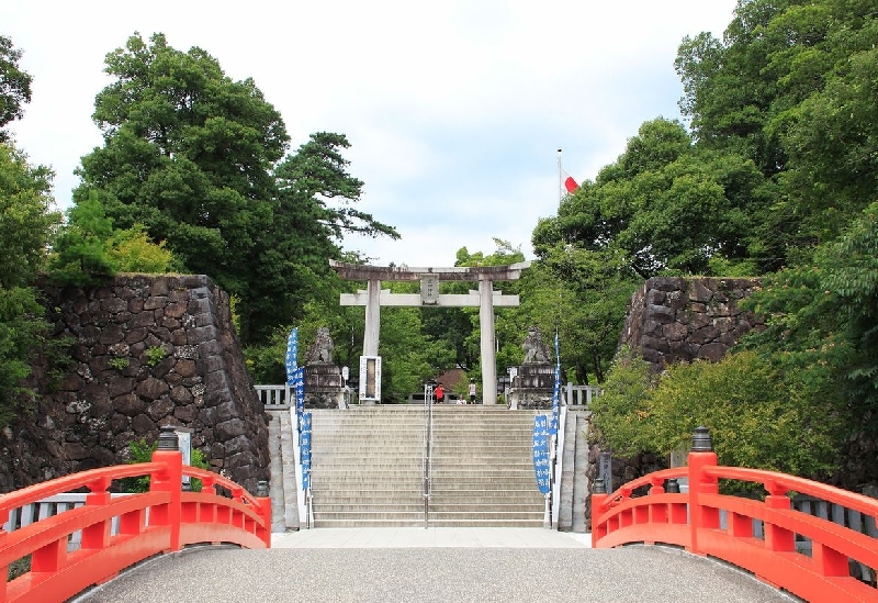 武田神社（躑躅ヶ崎館）