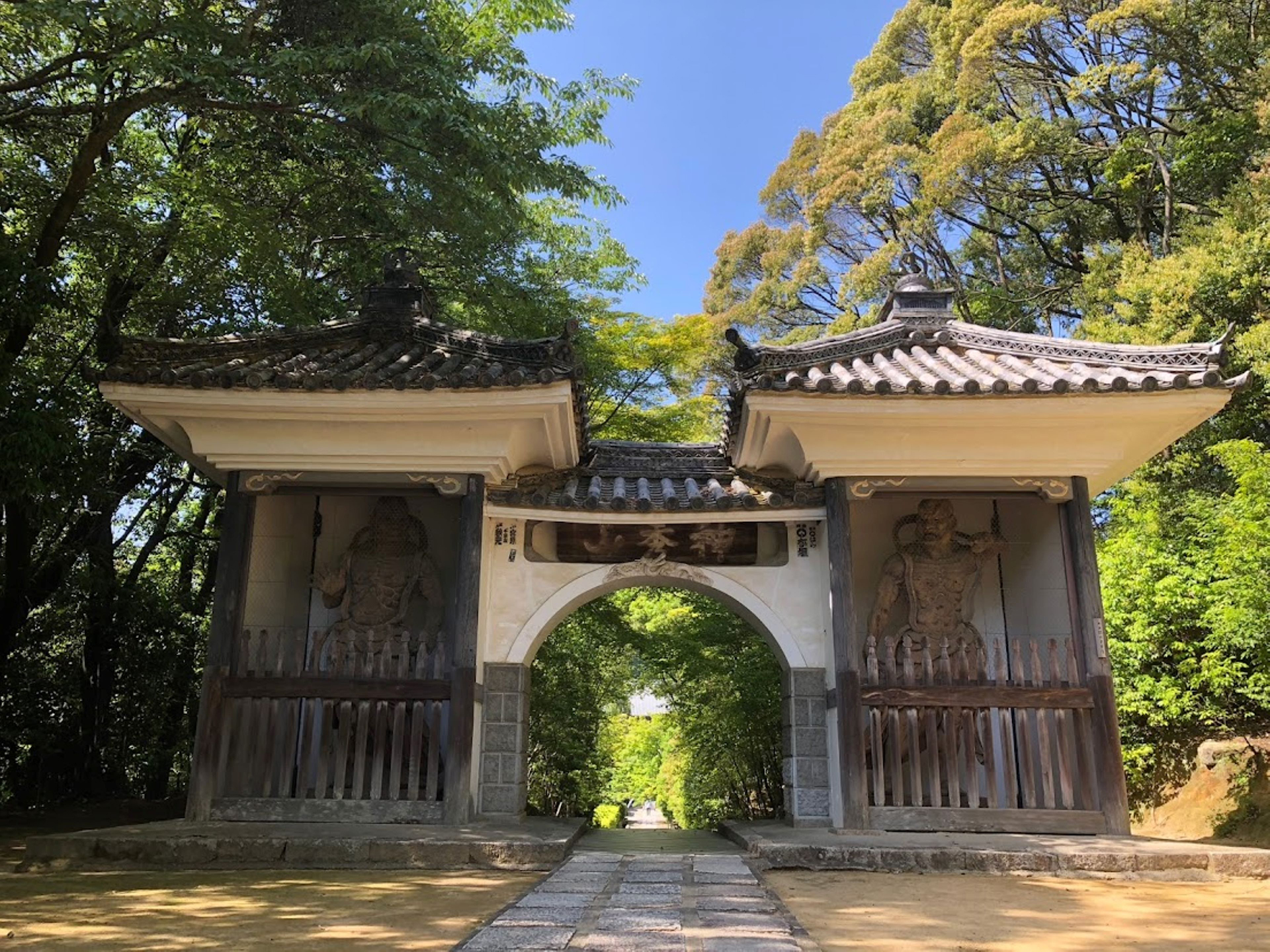 神秀山 満願寺