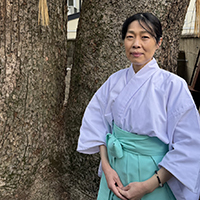 山野 美江